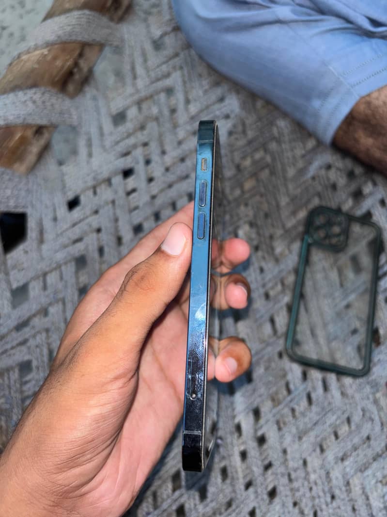Apple iPhone 12 Pro 6