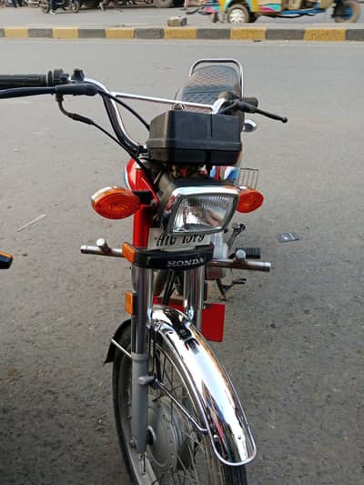 Honda 125 2023 model red color