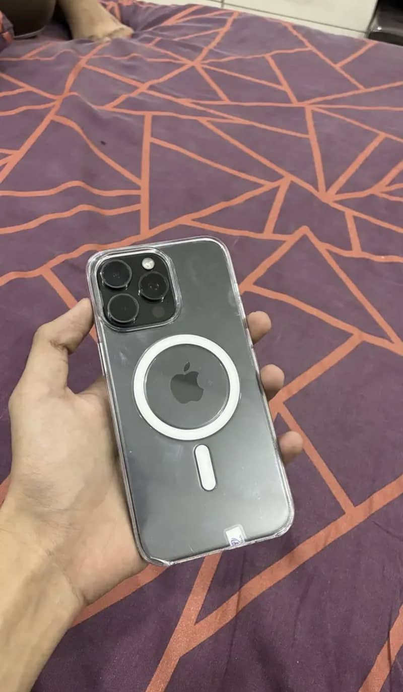 Apple iPhone 15 Pro Max 3