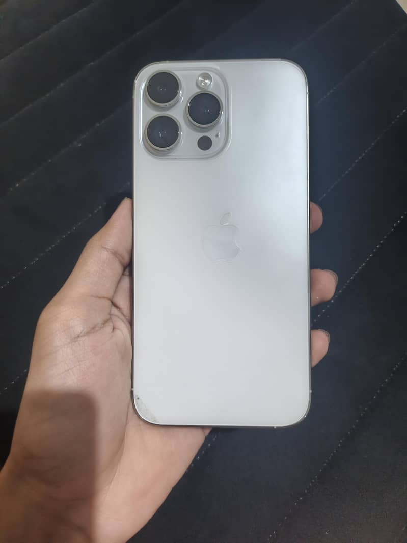 Apple iPhone 14 Pro Max 1