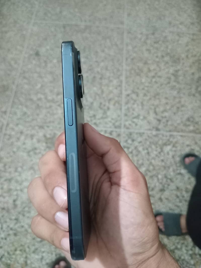 Apple iPhone 15 Pro 1