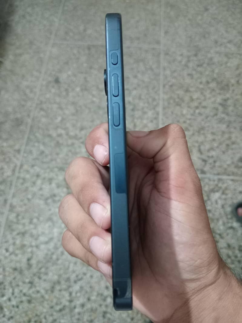 Apple iPhone 15 Pro 2