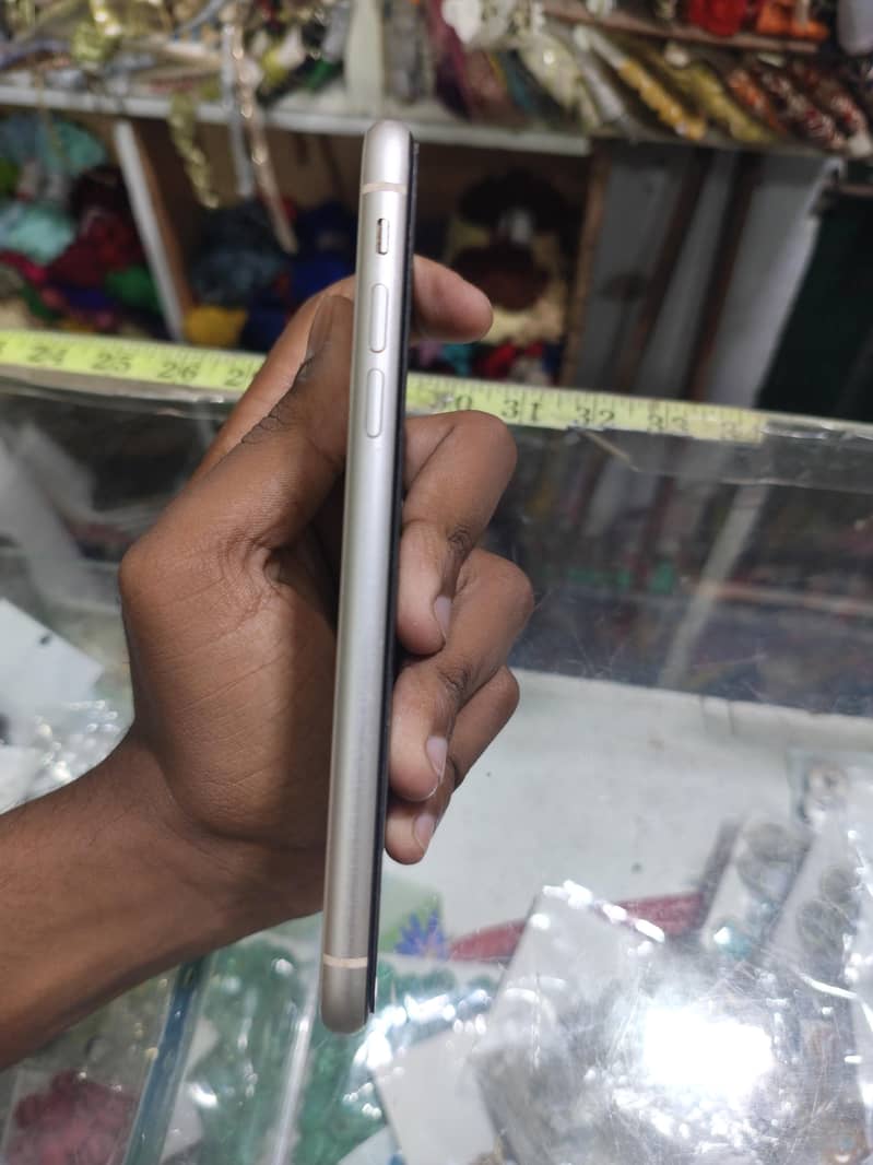 Apple iPhone 11 5