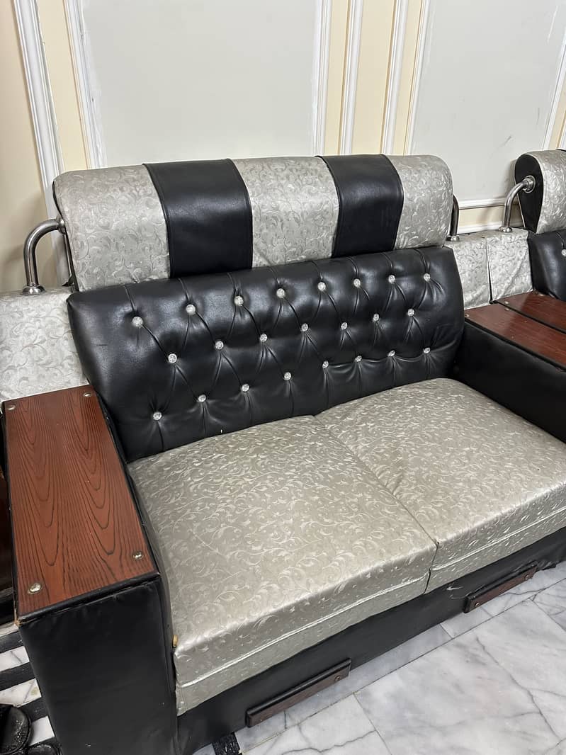 Selling sofa set 4