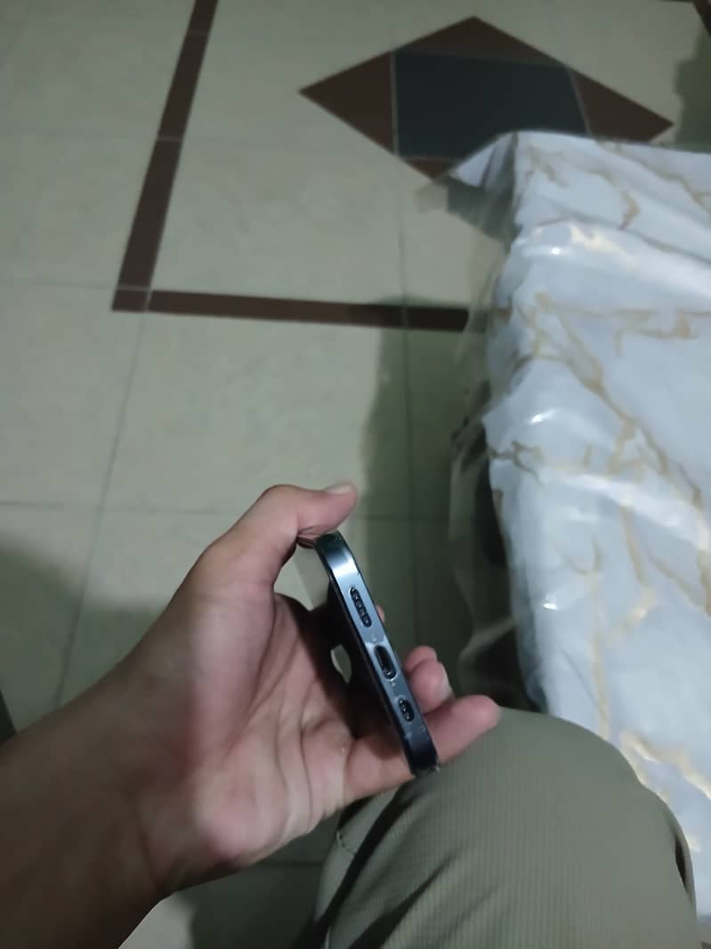 Apple iPhone 12 Pro 6