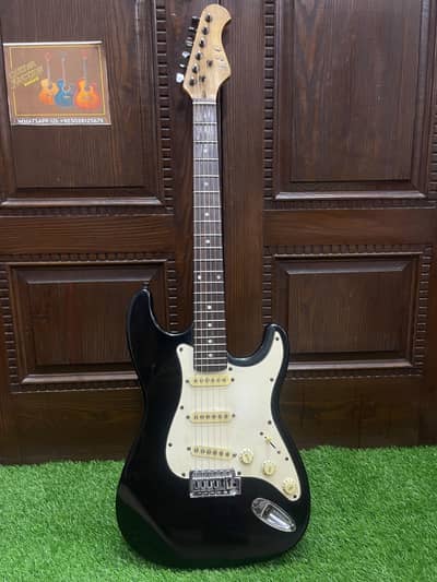  Classic Black Electric Guitar (Stratocaster Style) - Great Condition