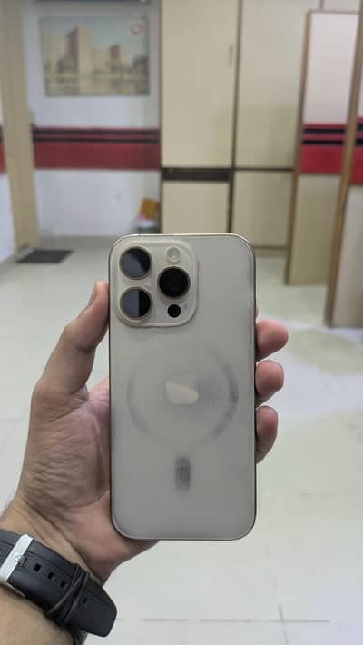 Apple iPhone 16 Pro