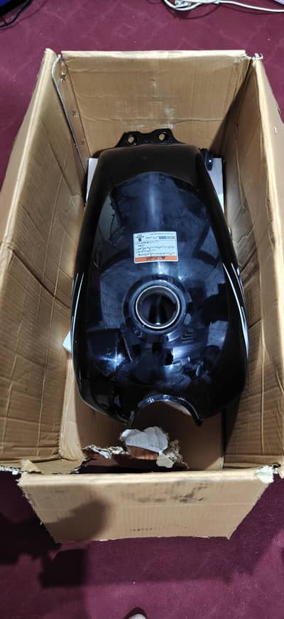 Suzuki 150GS SE fuel tank