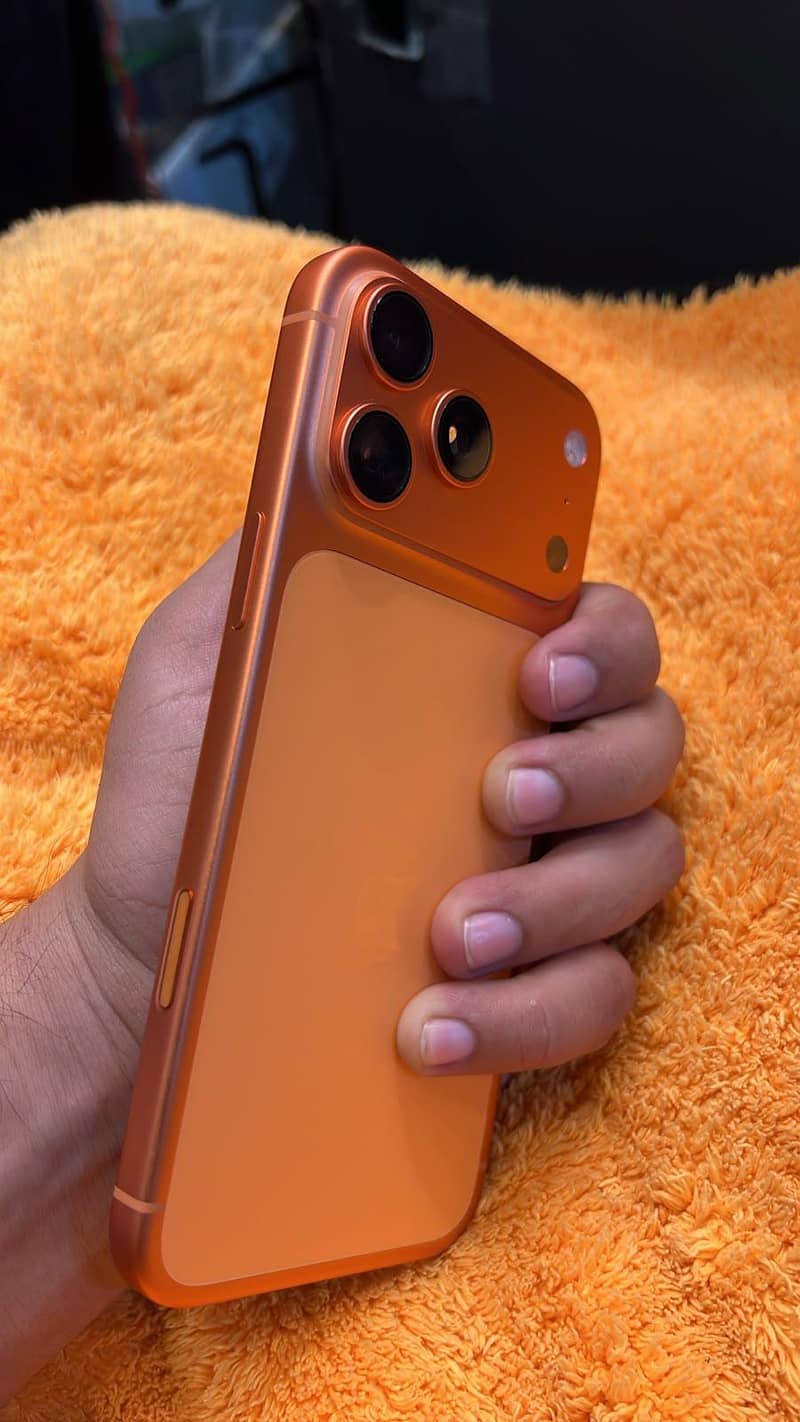 Apple iPhone 17 Pro Max 2