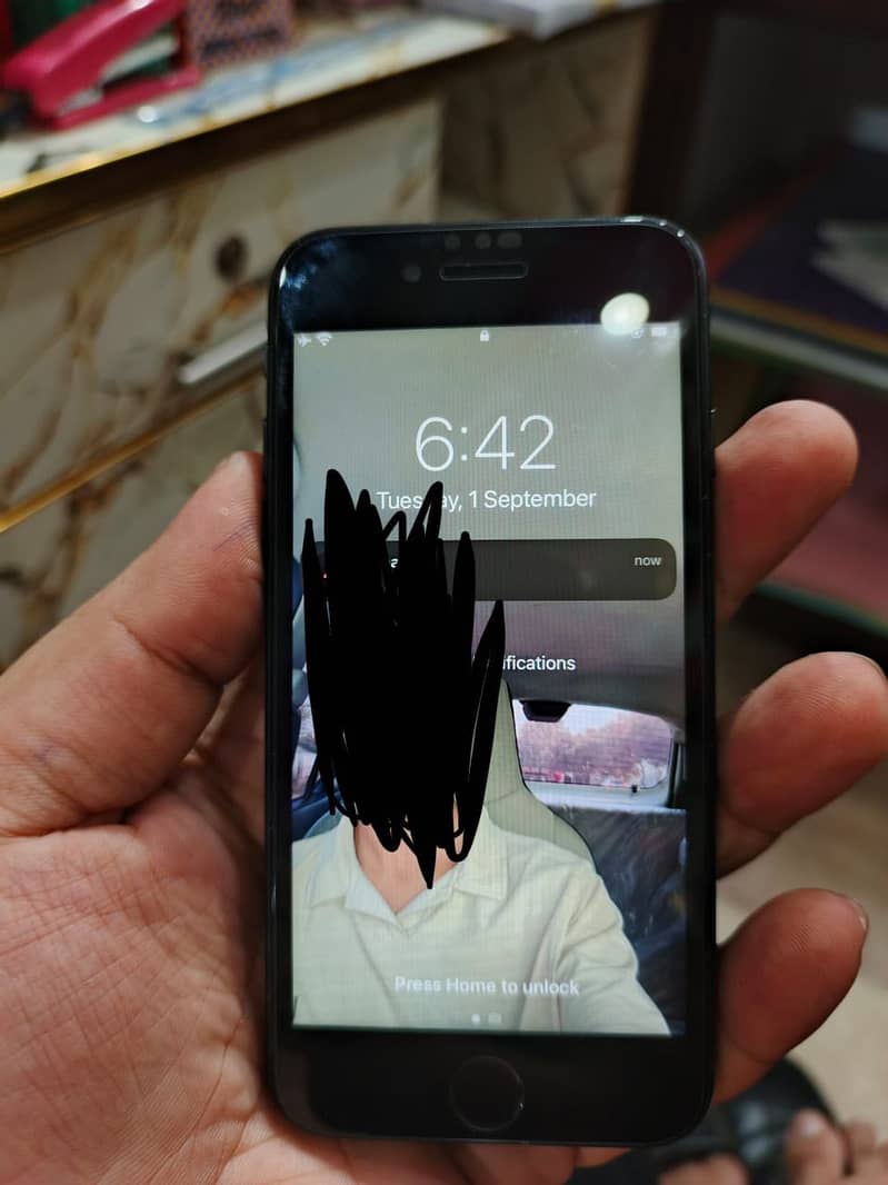 Apple iPhone 7 1