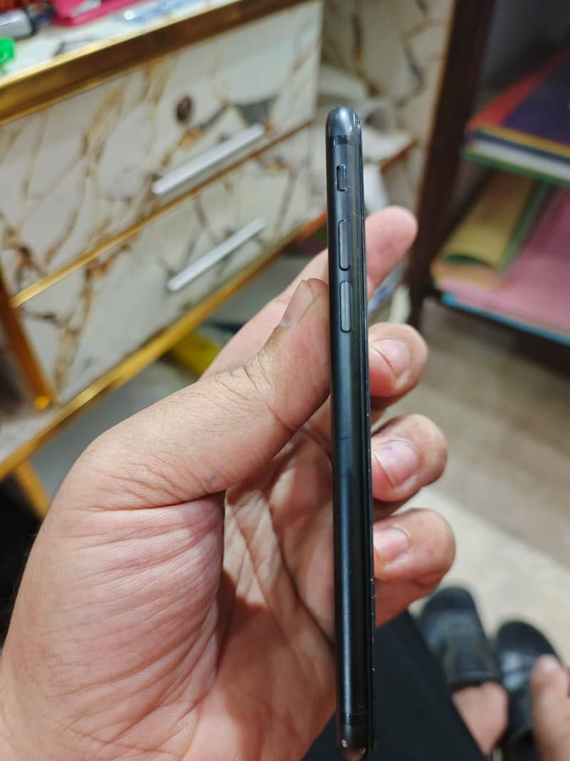 Apple iPhone 7 2