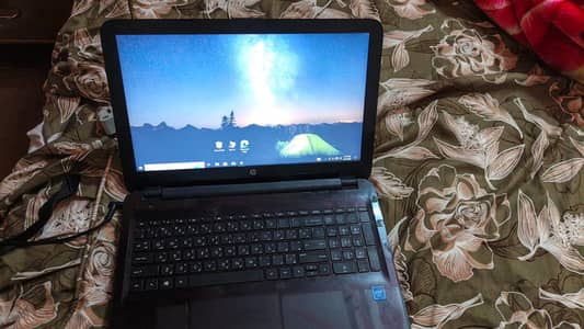 HP Notebook 15 - Intel Pentium Quad-Core / 8GB RAM / Windows 10 Pro