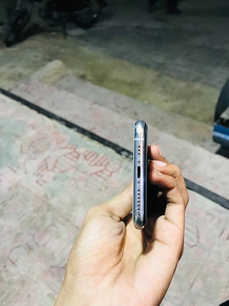 Apple iPhone 11 Pro 1