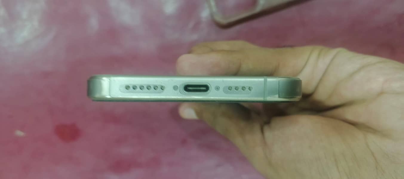 Apple iPhone 15 Pro Max 1