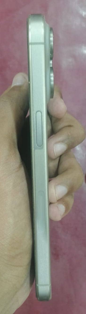Apple iPhone 15 Pro Max 3
