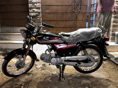 United CD70 brand new condition