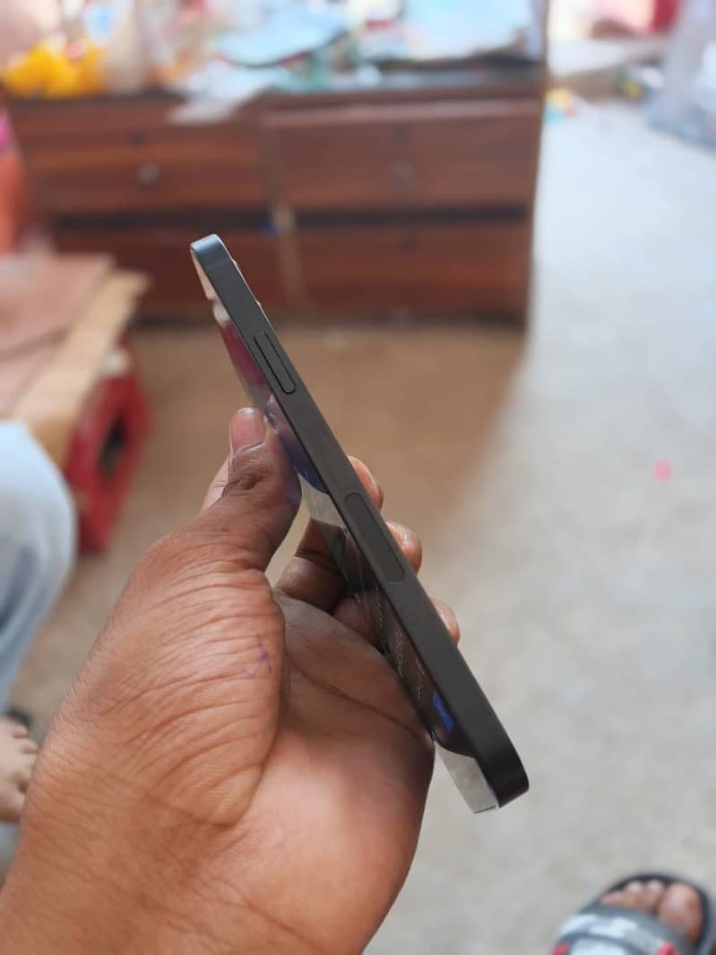 Apple iPhone 12 2