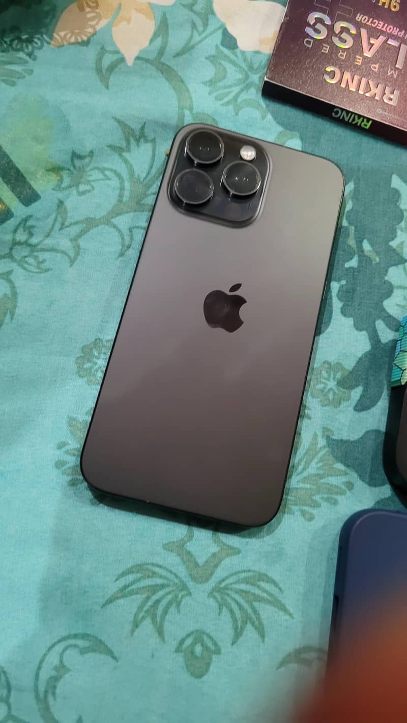 Apple iPhone 15 Pro Max 0
