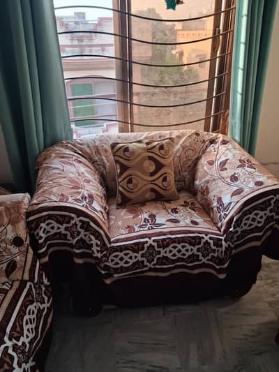 7 Seater sofa set available for sale