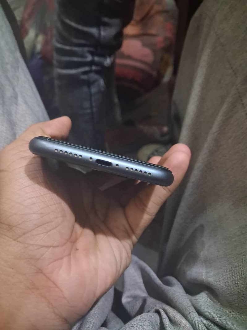 Apple iPhone 11 8