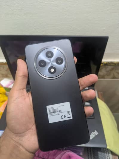 OPPO Reno 12