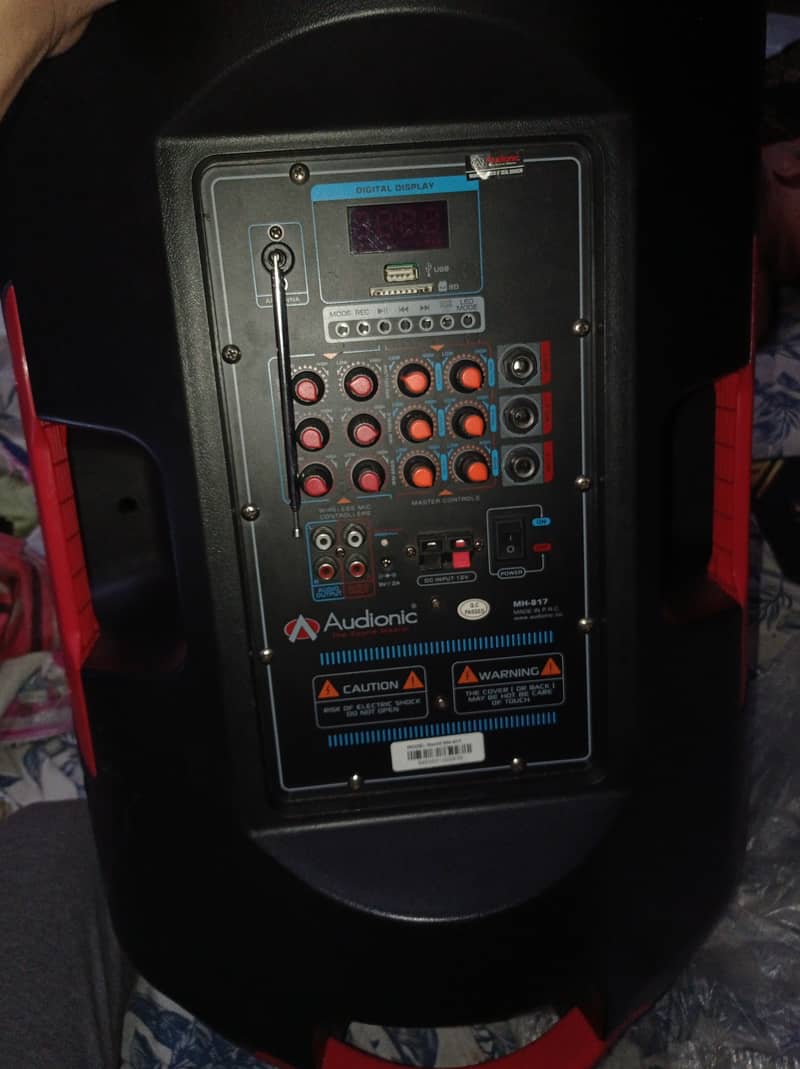 Audionic mh817 1