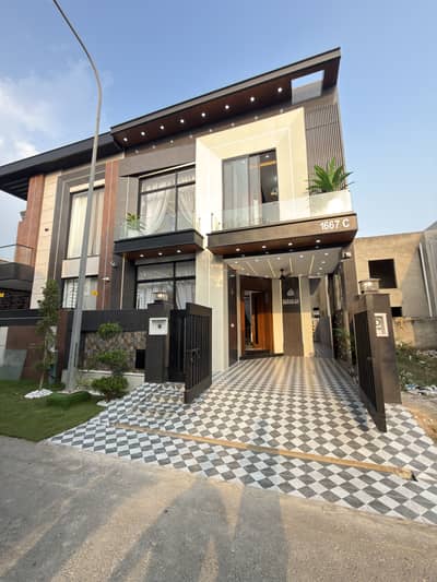 5 Marla Modern House | Well Maintained | Owner Build | DHA 9 Town Lahore