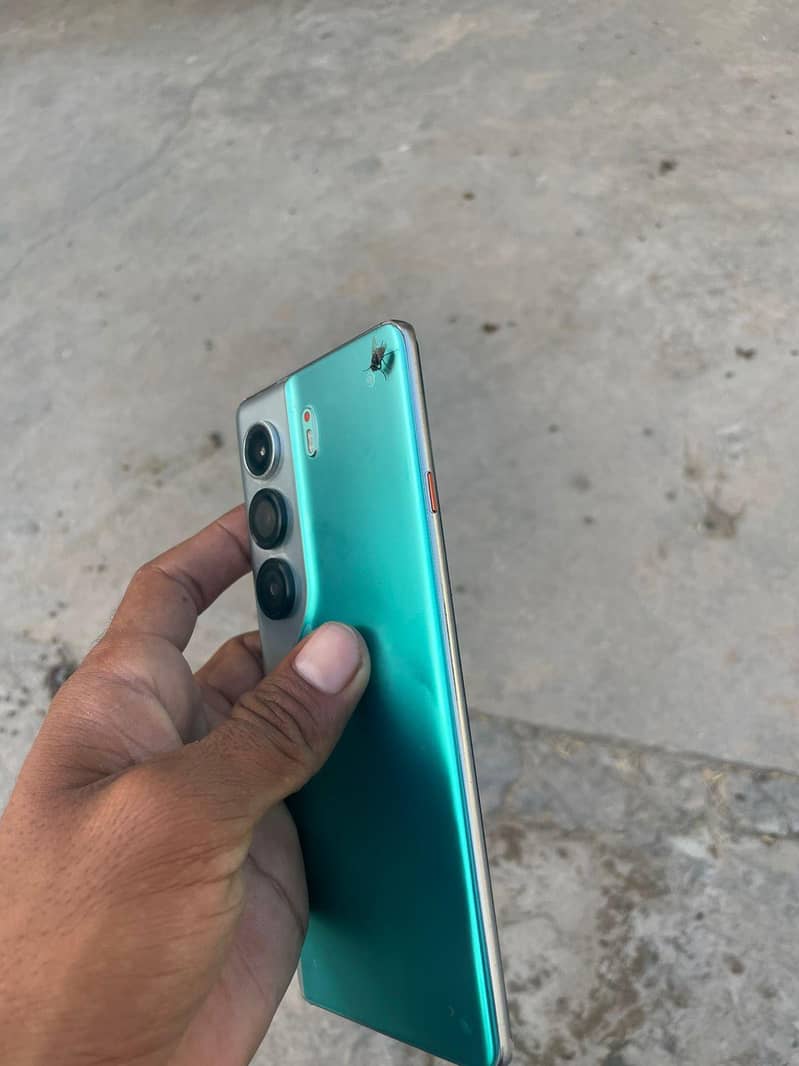 Tecno CAMON 40 Pro 7