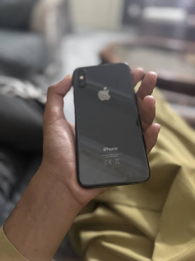 Apple iPhone XS 3