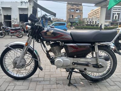 honda 125  black clor may low milage