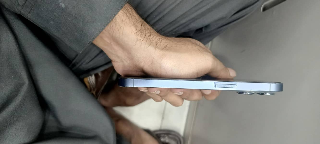 Apple iPhone 13 Pro 1