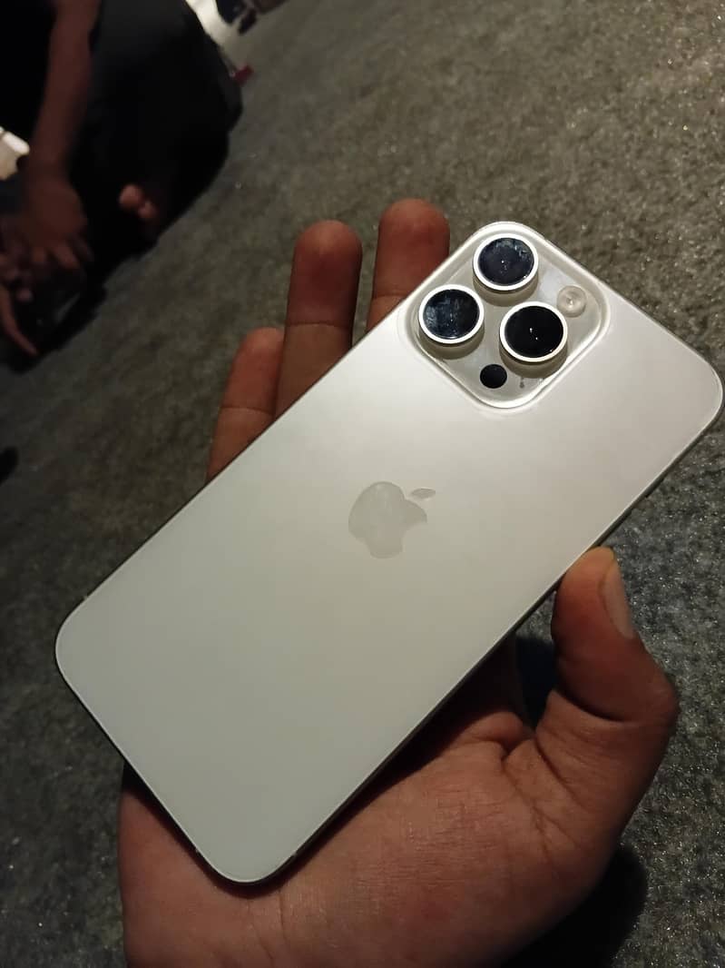 Iphone 15 pro max 0