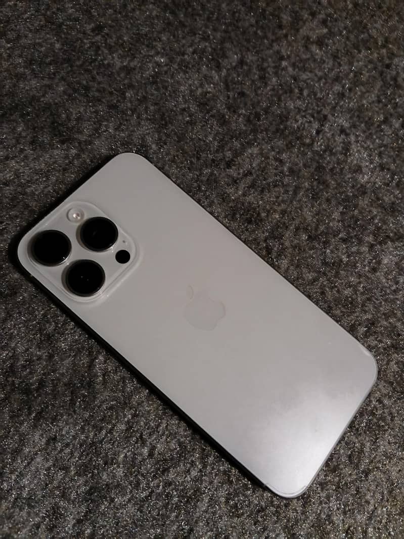 Iphone 15 pro max 1