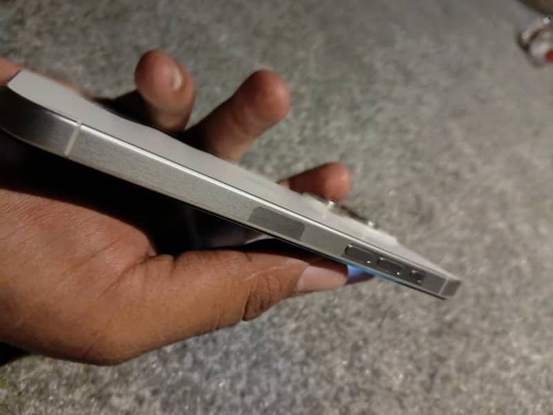 Iphone 15 pro max 3