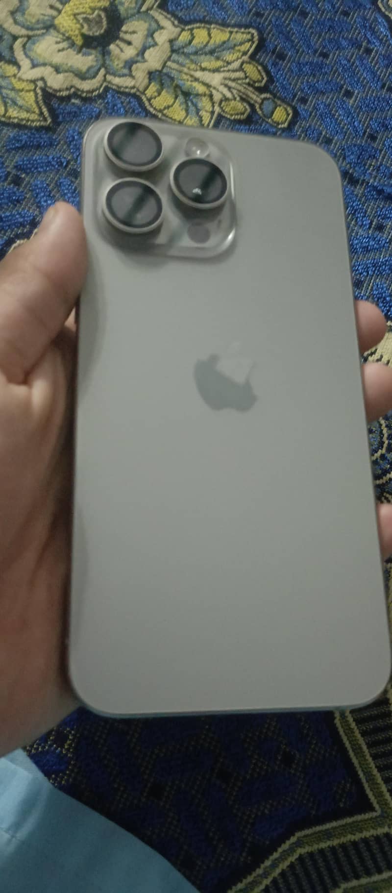 Apple iPhone 15 Pro Max 1
