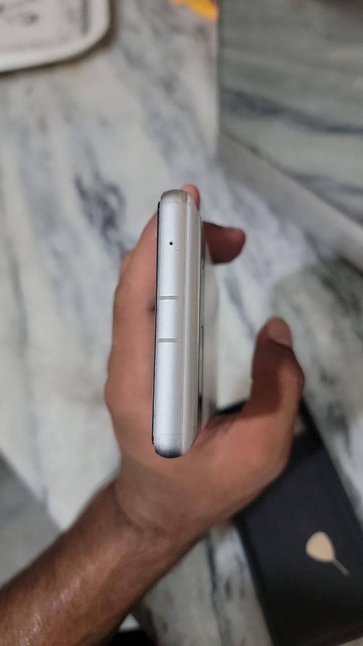 Google Pixel 7a 3