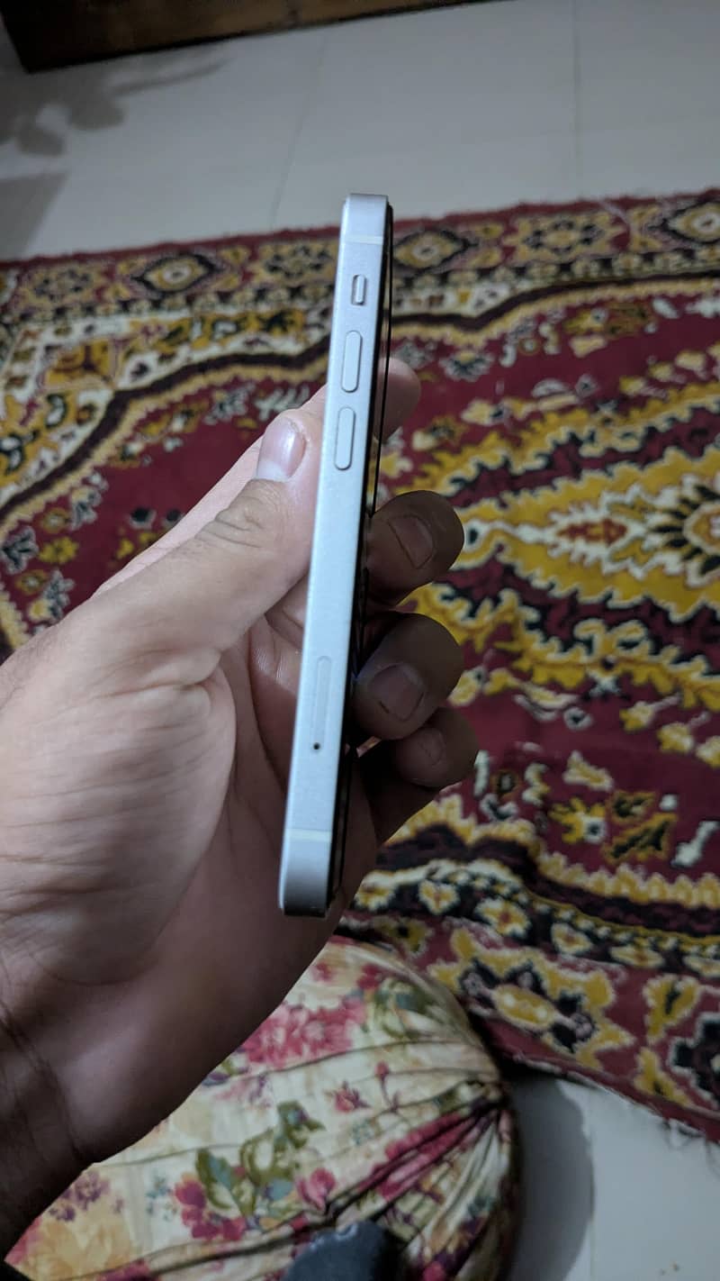 Apple iPhone 12 mini 3