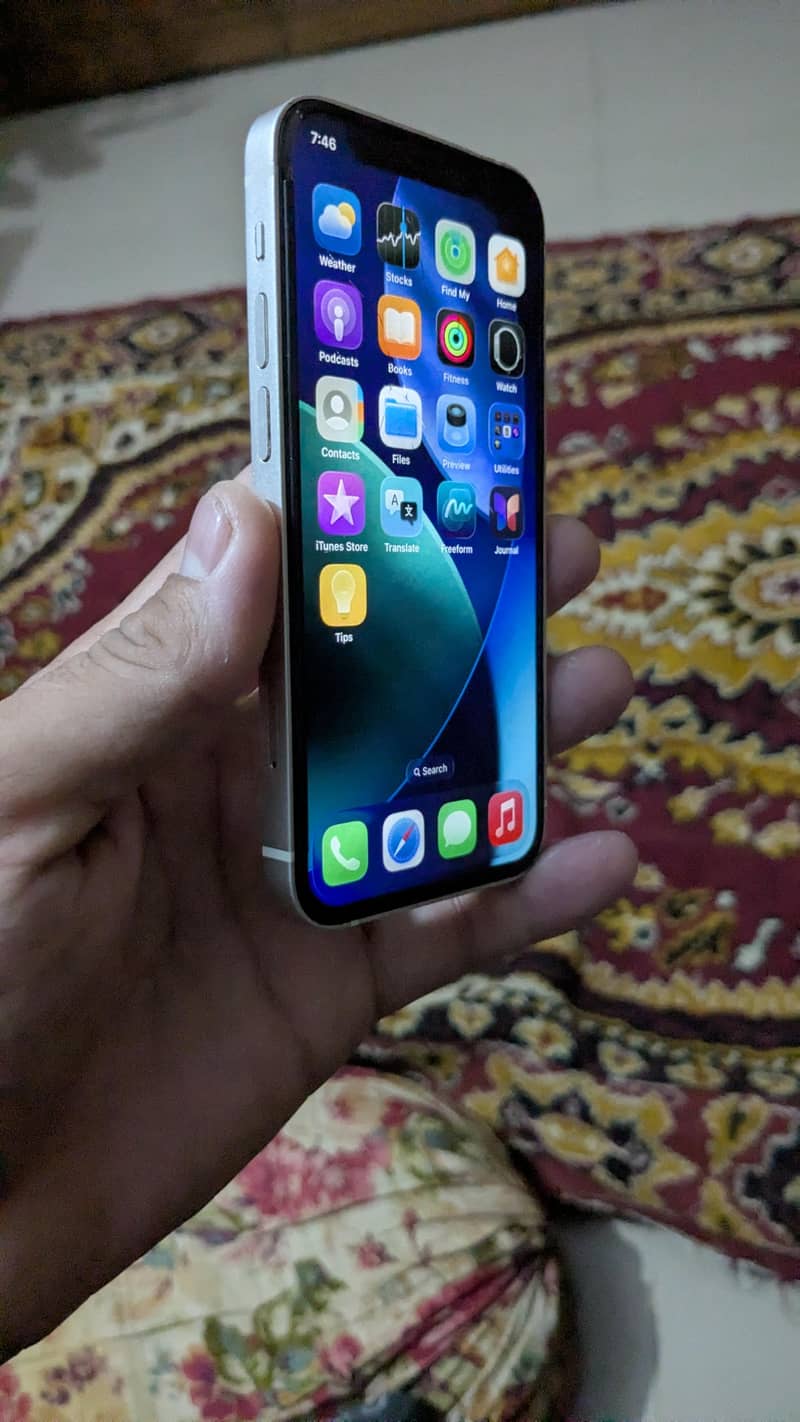 Apple iPhone 12 mini 4