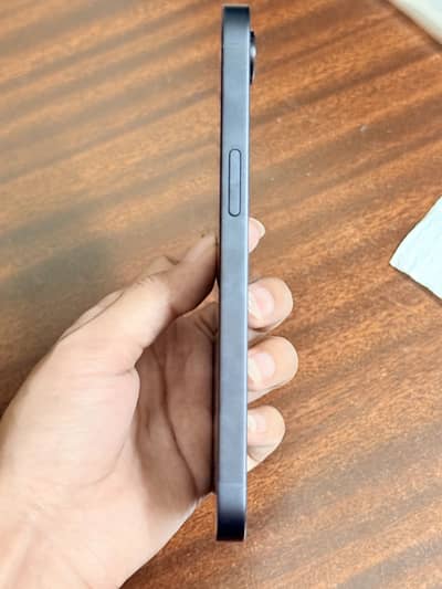 Apple iPhone 16e