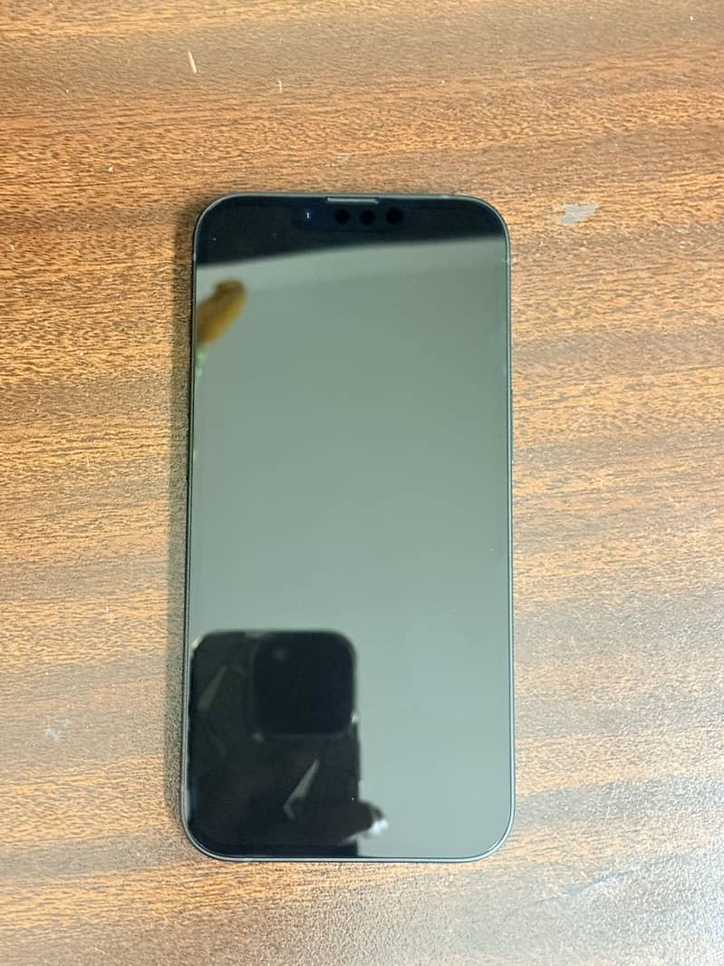 Apple iPhone 16e 2