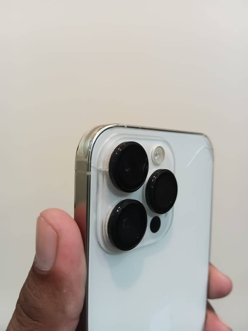 Apple iPhone 14 Pro Max 2