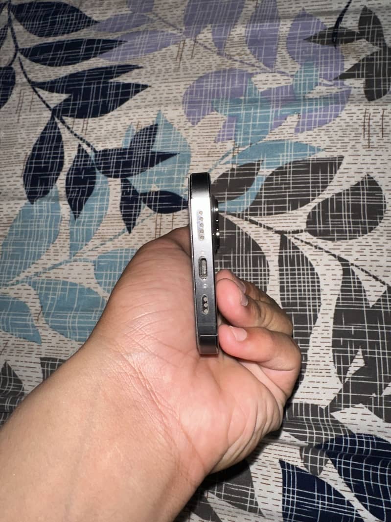 Apple iPhone 13 Pro 1