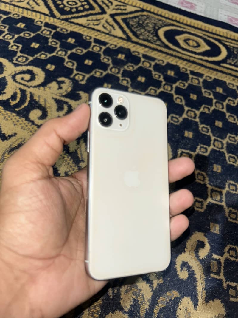 Apple iPhone 11 Pro 2