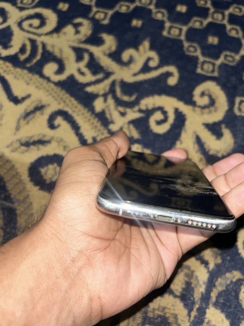 Apple iPhone 11 Pro 3