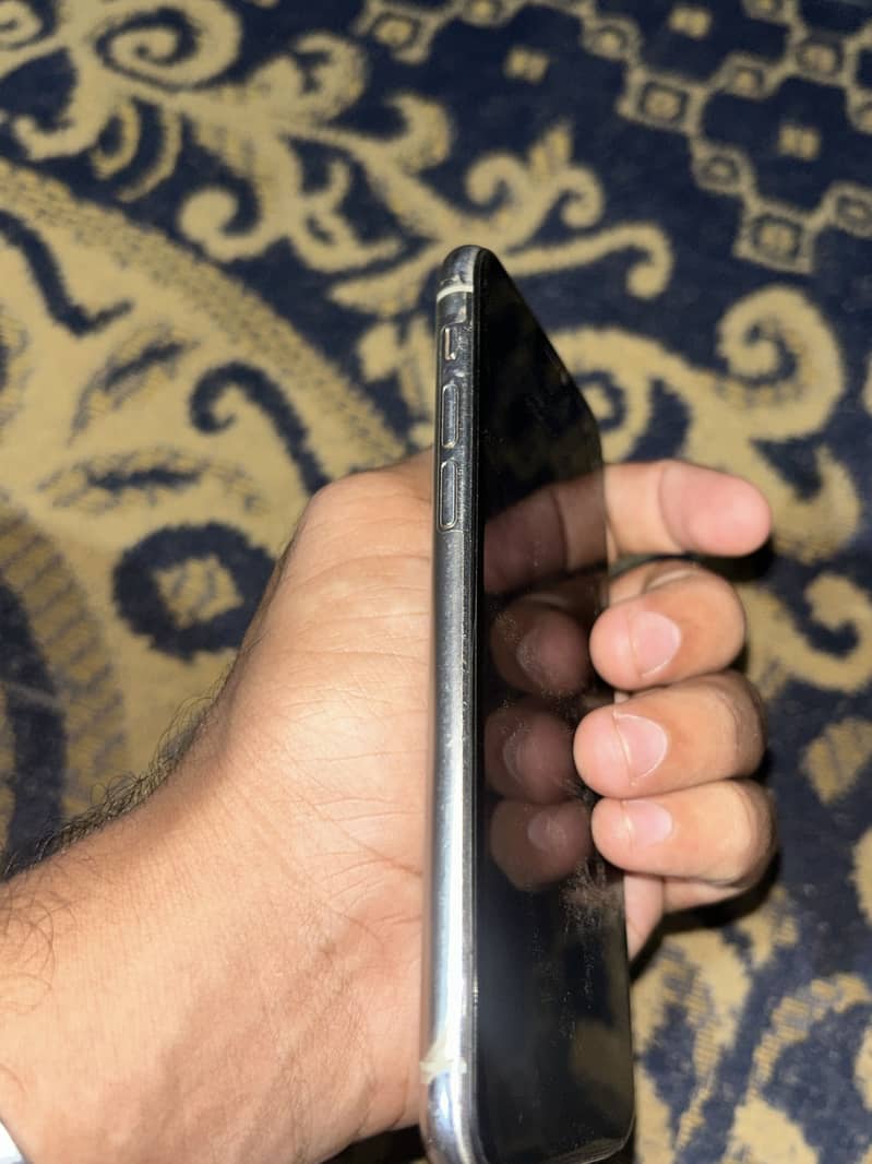 Apple iPhone 11 Pro 8