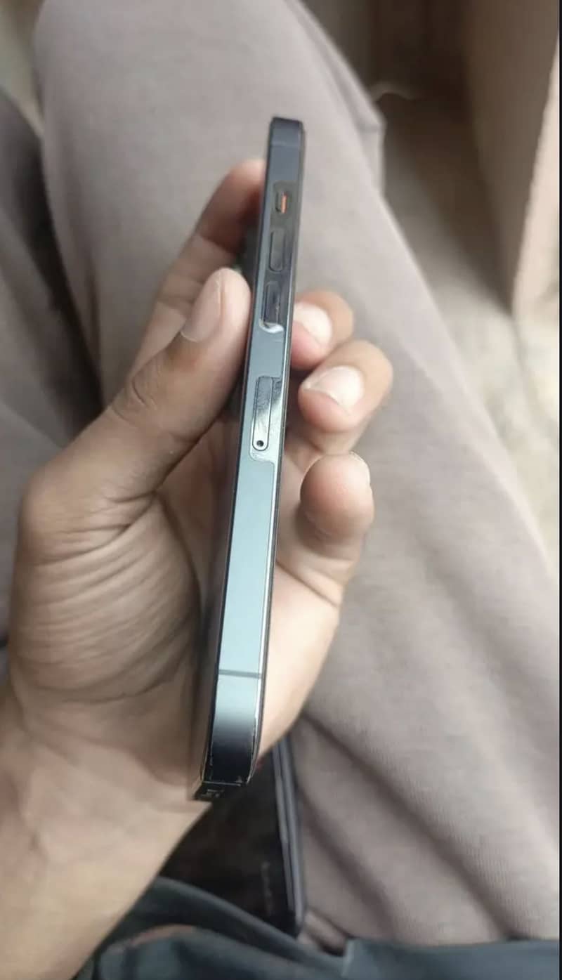 13 pro 4