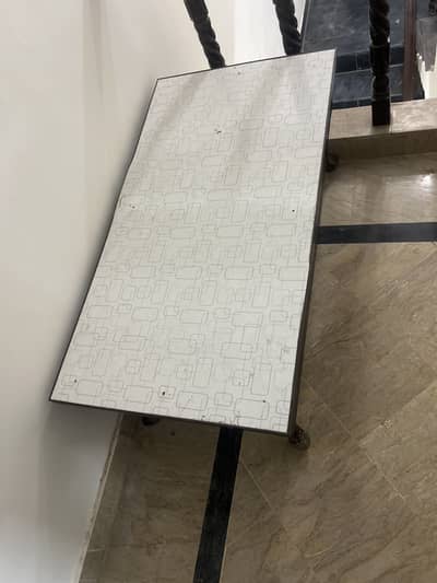 Neat table