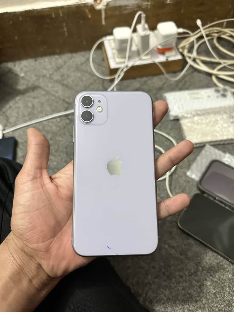 Apple iPhone 11 3