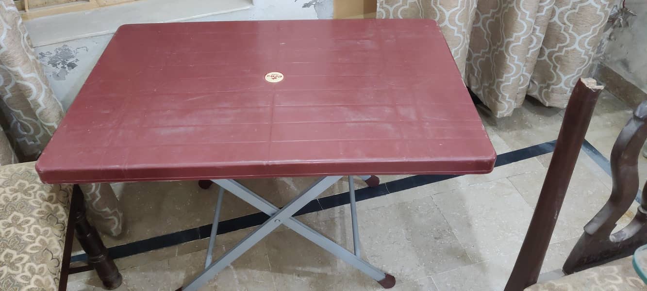 2 Plastic Table New condition 0