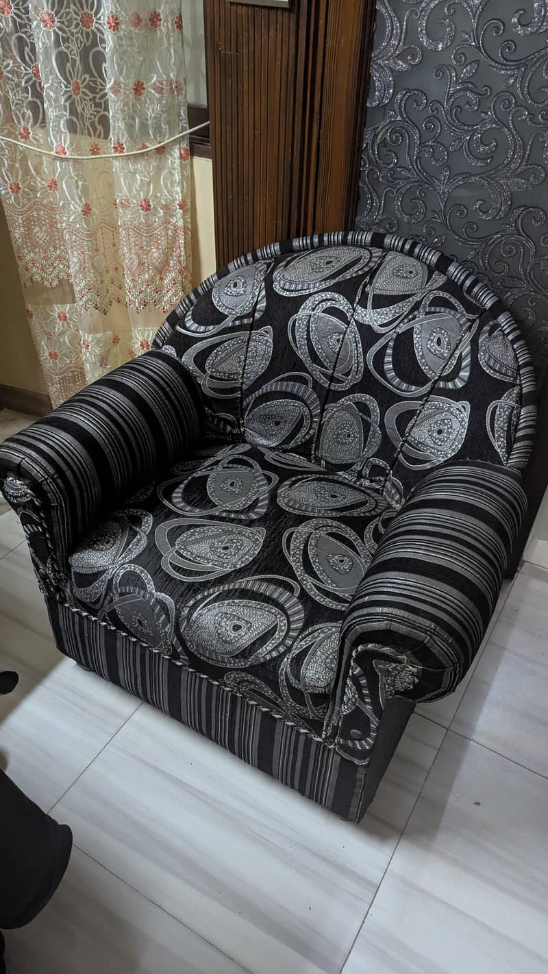 3 seater sofa along with 2 separate single sofas 3